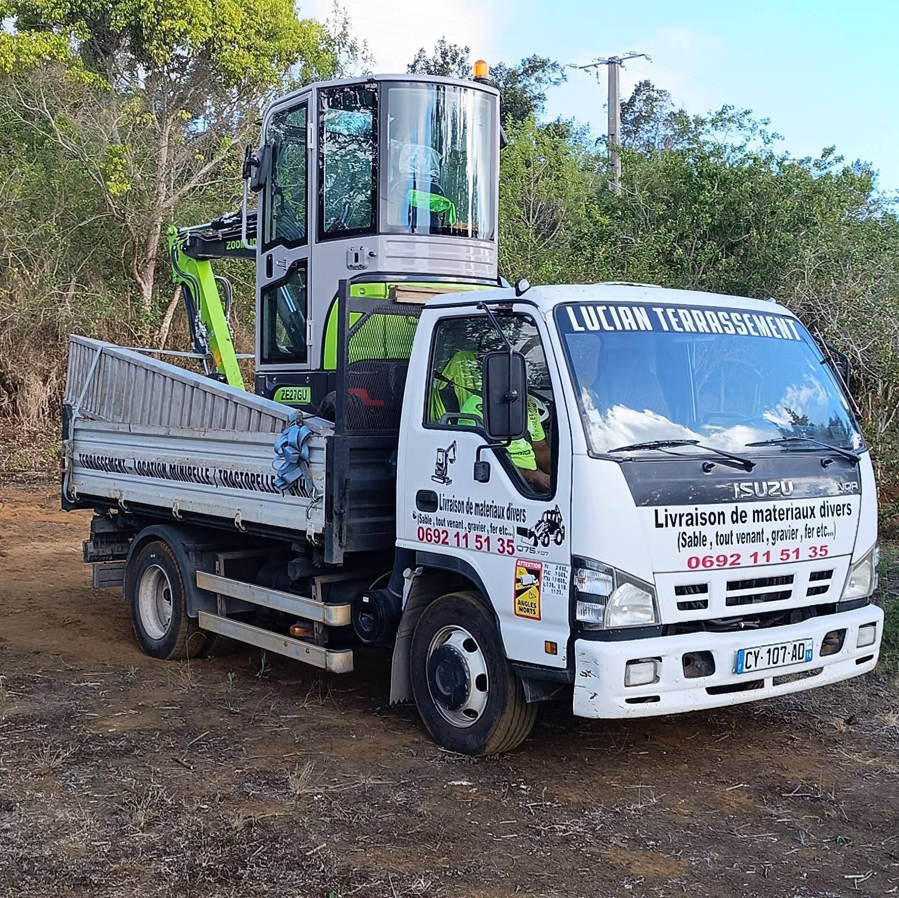 Camion de livraison — transport de matières 974 — La Réunion 974